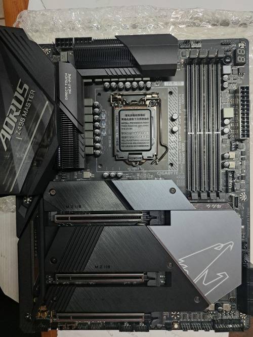 GIGABYTE Z490 AORUS MASTER LGA 1200 Intel Z490 ATX Motherboard with Triple M.2, SATA 6Gb/s, USB 3.2